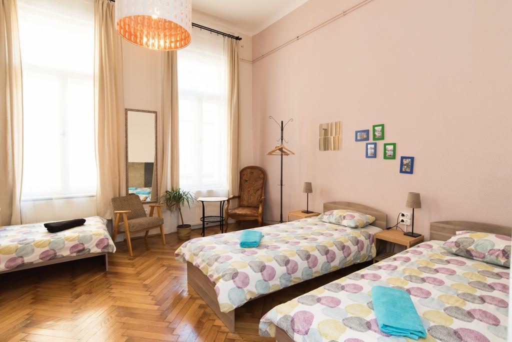 Downtown Oasis Hostel Budapest Exterior photo