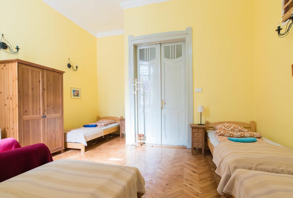 Downtown Oasis Hostel Budapest Exterior photo