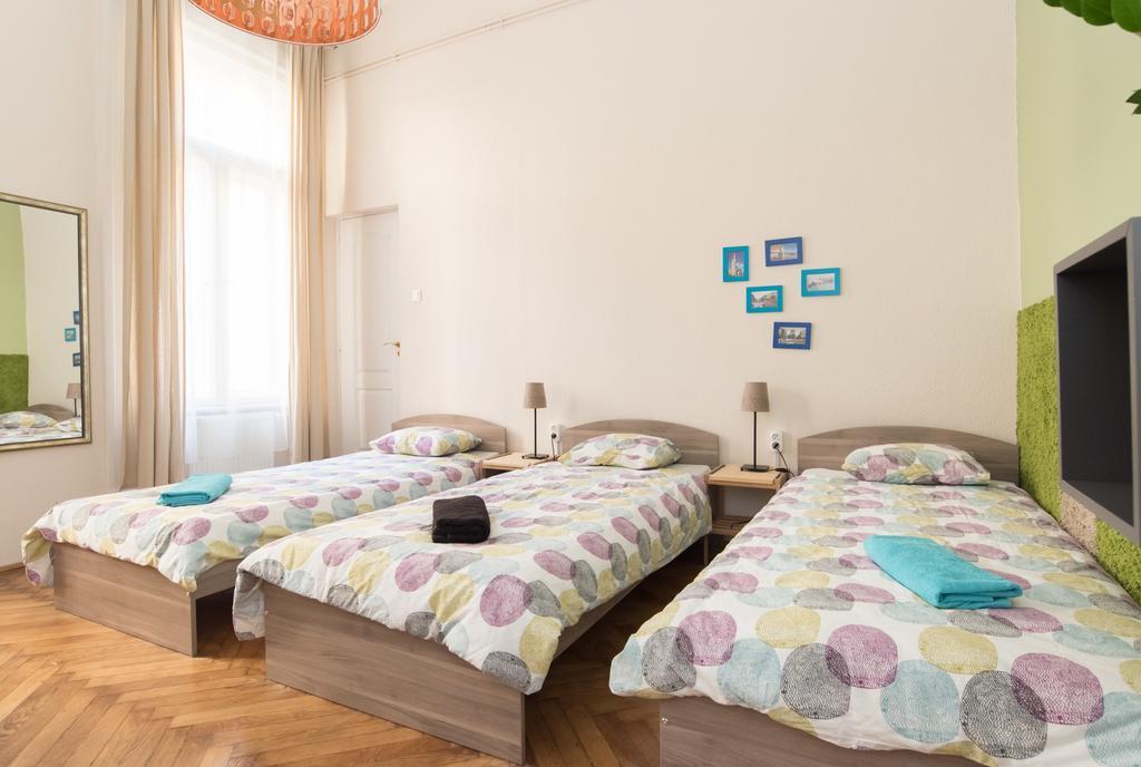 Downtown Oasis Hostel Budapest Exterior photo